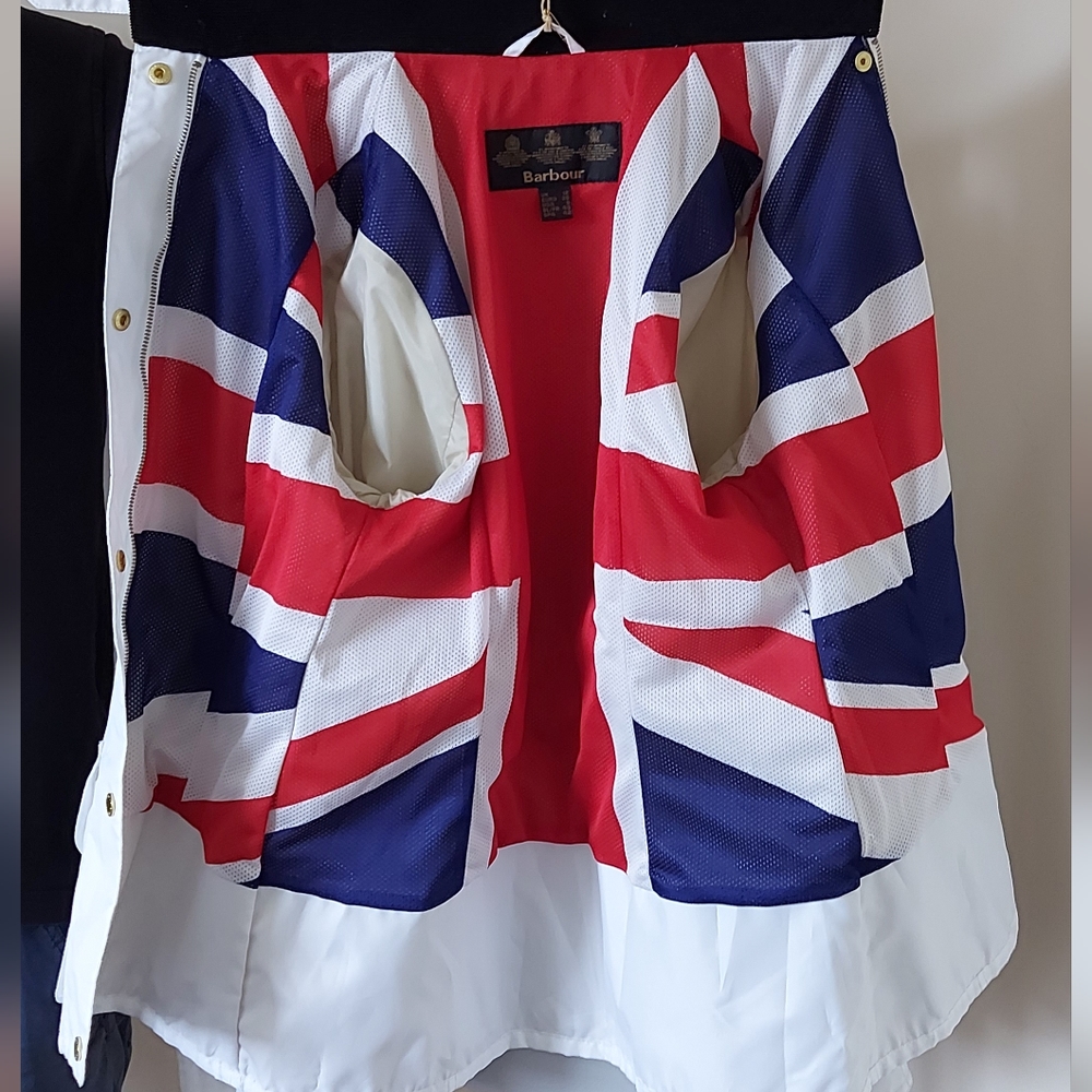 BNWT Barbour Womens White Rain Jacket UK Size 12 Lightweight Union Jack Lining. - Picture 15 of 16